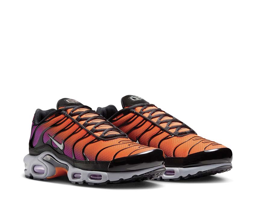 Nike Air Max Plus Black / Photon Dust - Total Orange DM0032-014