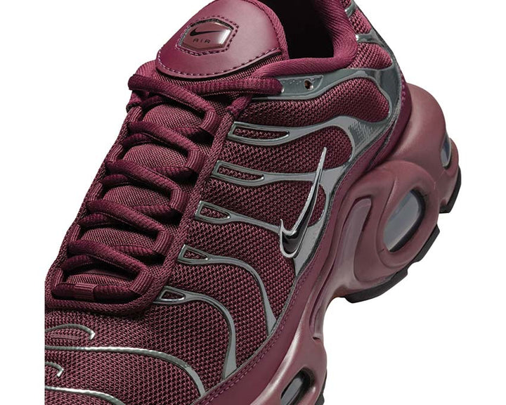 Nike Air Max Plus SE W Night Maroon / Black - Dark Team Red HJ9743-600