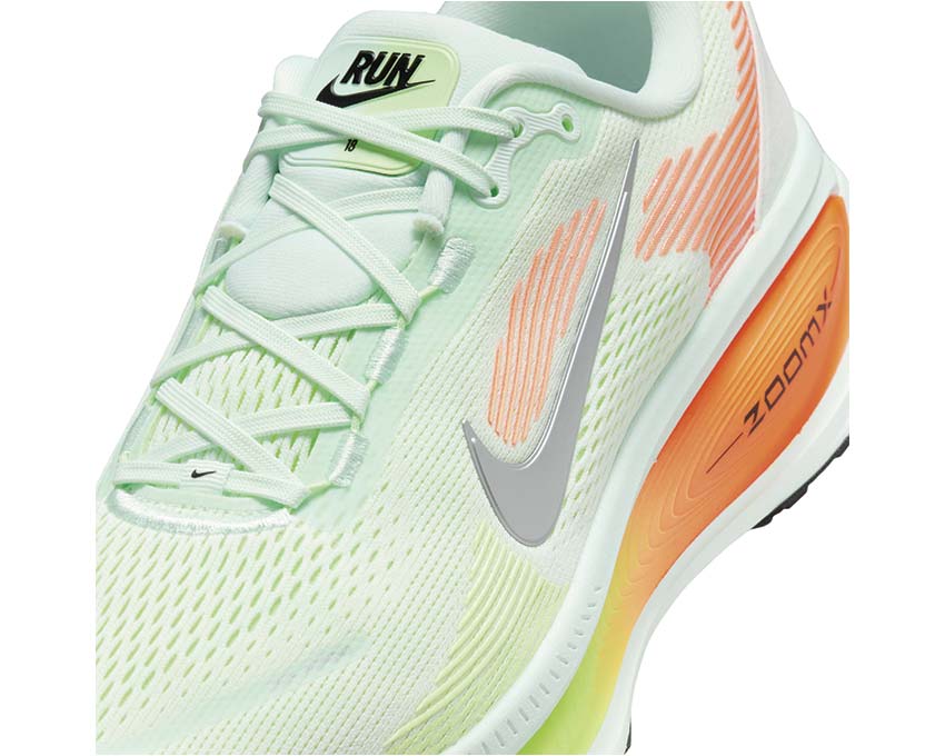 Nike Vomero 18 Barely Green / Metallic Silver HM6803-300