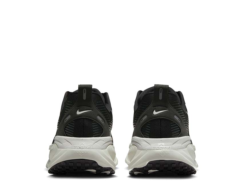  Nike Vomero 18 Black / Summit White - Coconut Milk HM6803-007