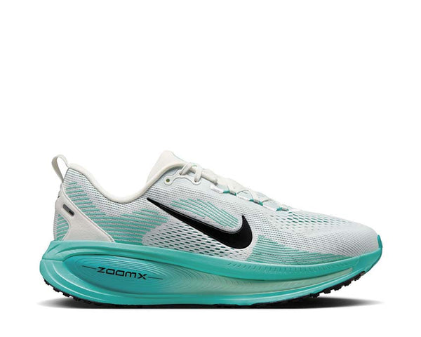 Nike_Vomero_18_HM6803-