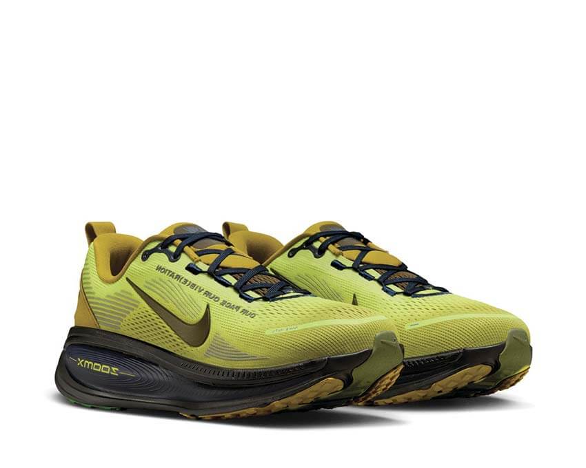 Nike Vomero 18 SE IQ3413-704