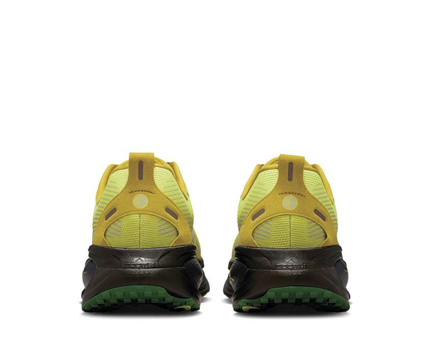 Nike Vomero 18 SE IQ3413-704