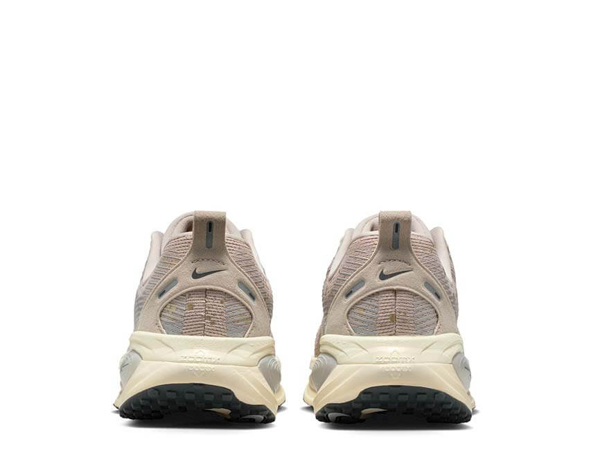 Nike Vomero 18 SE W IF4463-200