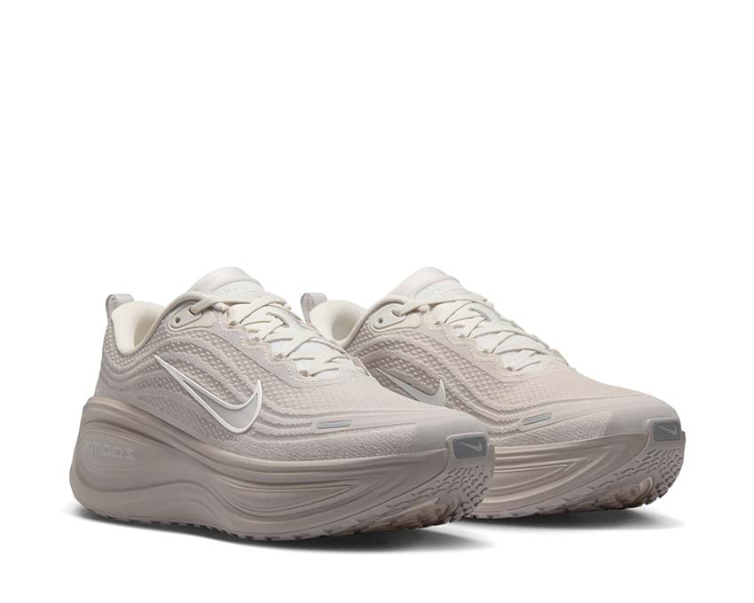 Nike Vomero Plus HV8150-001 