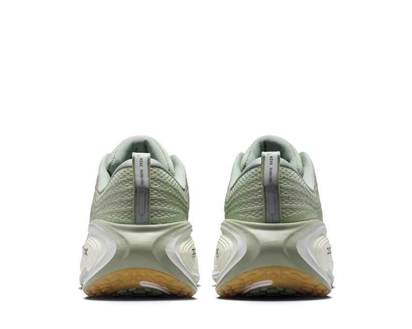 Nike Vomero Plus HV8150-301