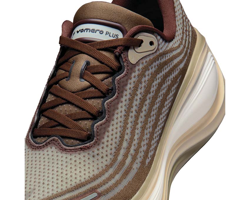 Nike Vomero Plus IO4482-001