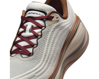 Nike Vomero Plus "Sail" - vue latérale