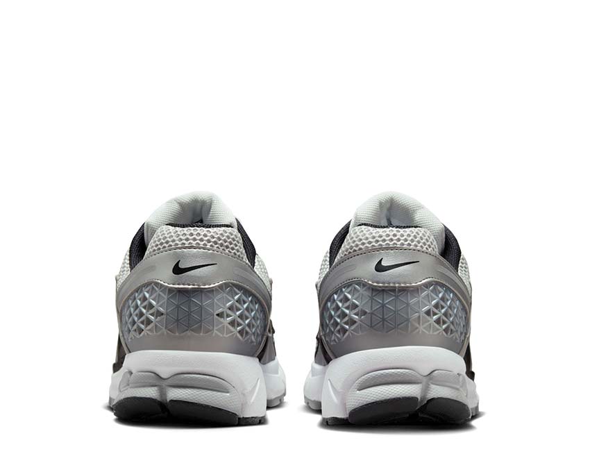 Nike Zoom Vomero 5 Metallic Silver / Black - Pure Platinum FJ4151-004 