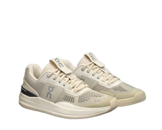 ON The Roger Pro W Sand / Ivory 4897664