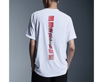 On Train-T Graphic White Rücken — schnell trocknendes Herren Trainings-T-Shirt On