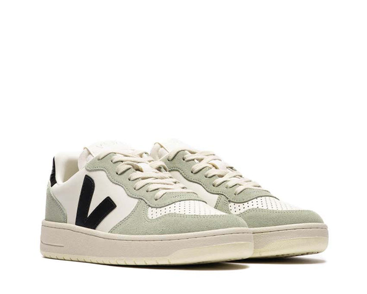 Veja V-10 Leather Pure Black / Clay VI0220500A