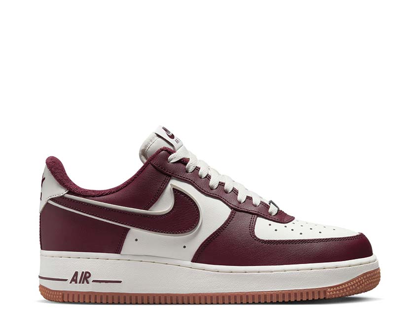 nike lunar montreal 2013 2017 trends results live '07 LV8 Sail / Night Maroon - Gum Med Brown DQ7659-102