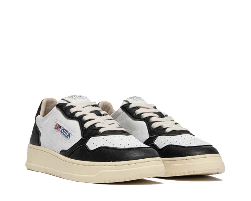 Autry Medalist Low Goat / Wash White - Black AULMGH02