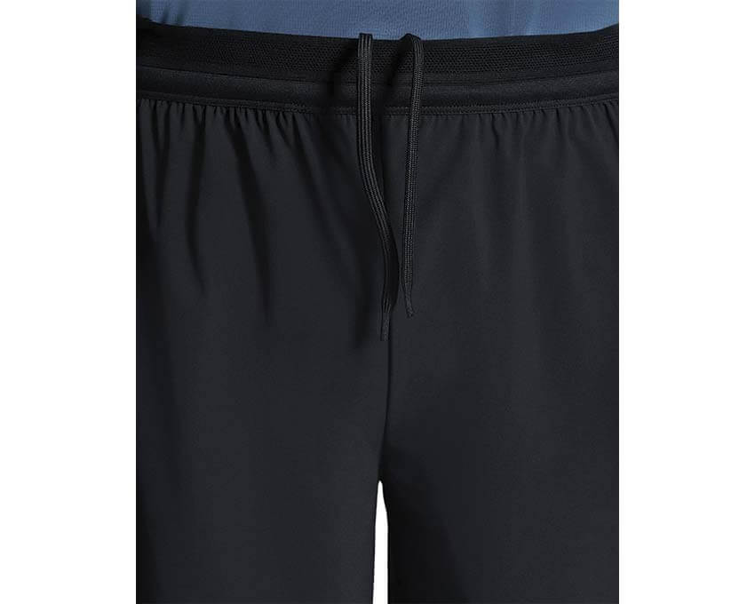 On 7" Performance Shorts "Black"