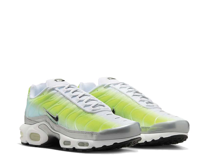 nike air max plus se grey