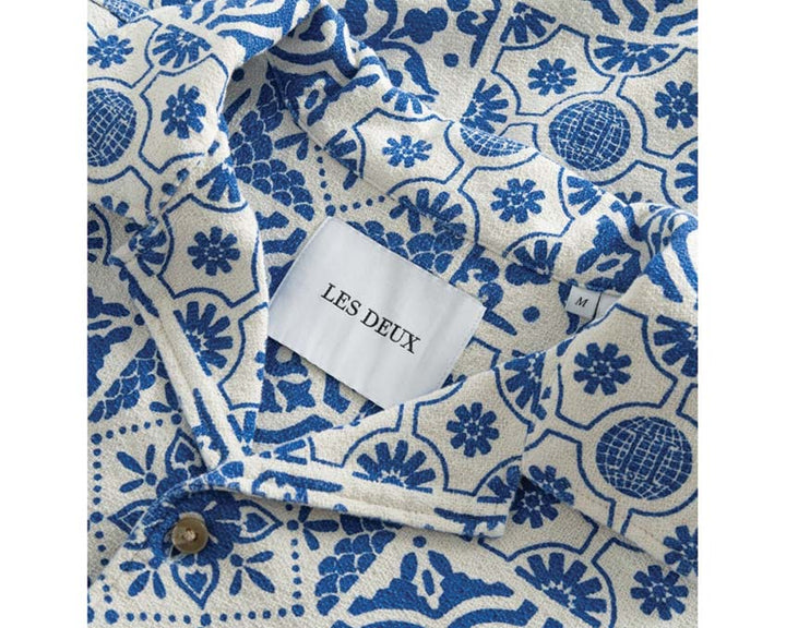 Les Deux Tile Cotton SS Shirt Light Ivory / Surf Blue LDM401088