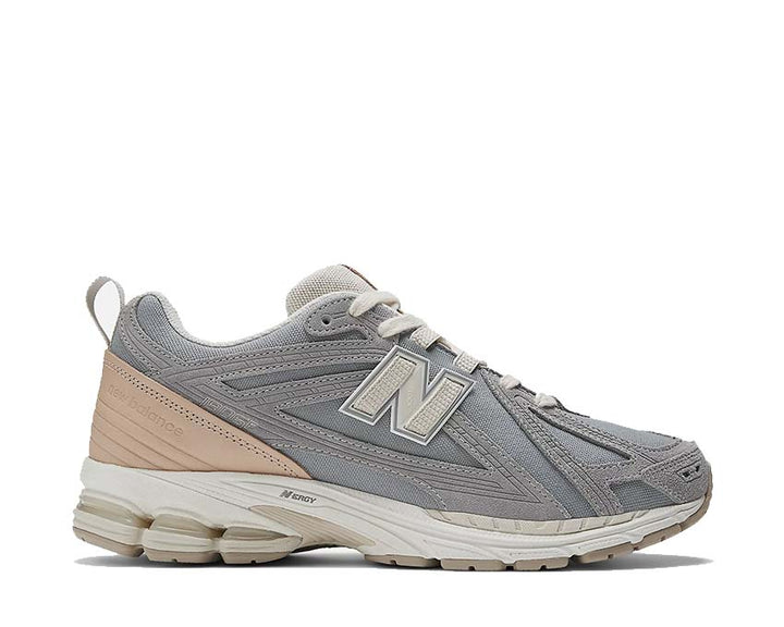 lastest collaboration doesnt come from New Balance or Asics be sold via New Balance M1906FA