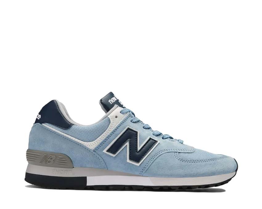 New Balance 210 trainers in beige Made in UK Blue Fog / Celestial Blue OU576NLB