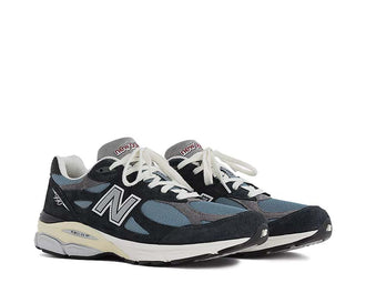 New Balance 990 Made in USA Spring Tide Navy vista lateral — malla y ante