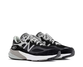 New Balance 990v6 Made in USA Black vista laterale — mesh traspirante e camoscio