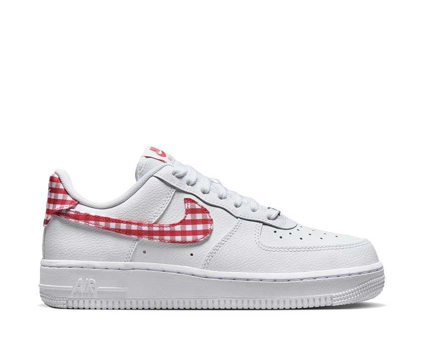nike air force 1 07 ess trend w white mystic red dz2784 101