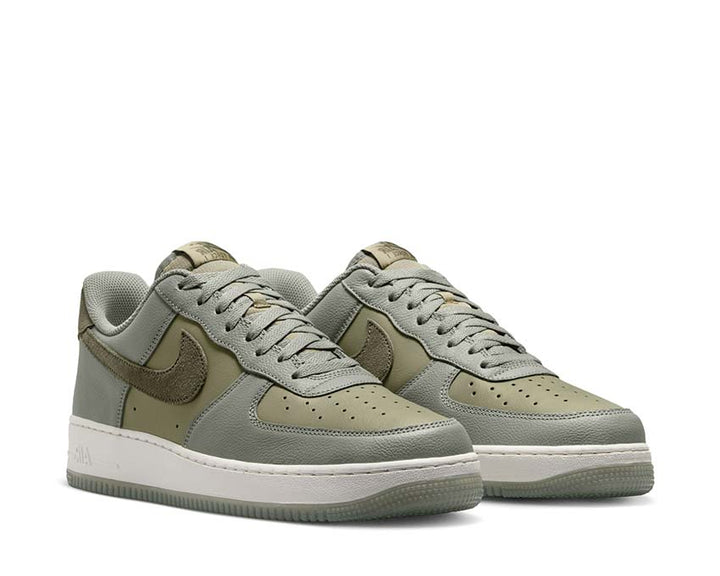 Nike Heritage Essentials Winter fleece panelled vest in green '07 LV8 Nike Reveals a Trio of Air Force 1s for Its 2022 Black History Month Collection FJ4170-002