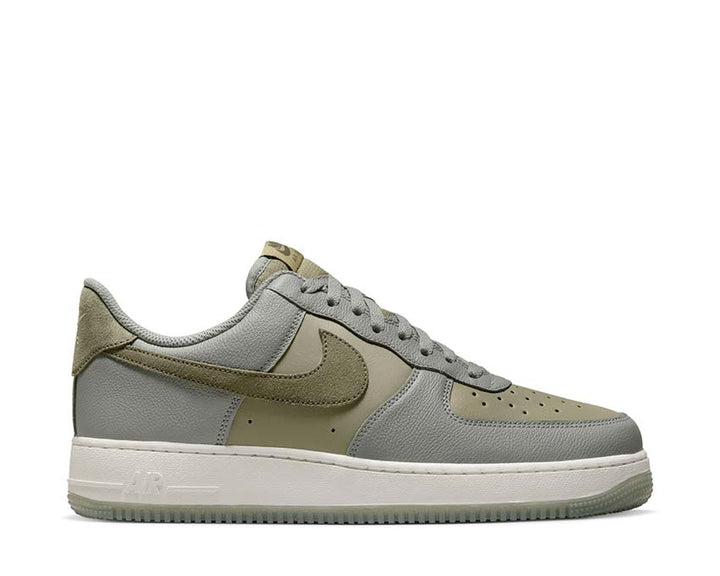 Nike Heritage Essentials Winter fleece panelled vest in green '07 LV8 Nike Reveals a Trio of Air Force 1s for Its 2022 Black History Month Collection FJ4170-002