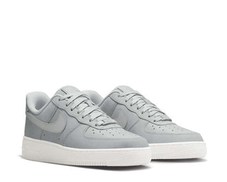 Nike Air Force 1 '07 Prm Wolf Grey vue latérale — cuir premium gris loup