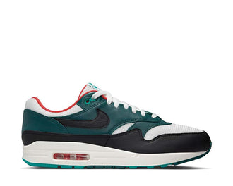 Nike Air Max 1 Prm LBJ Noir FB8914-100 - Disponible sur noirfonce.eu