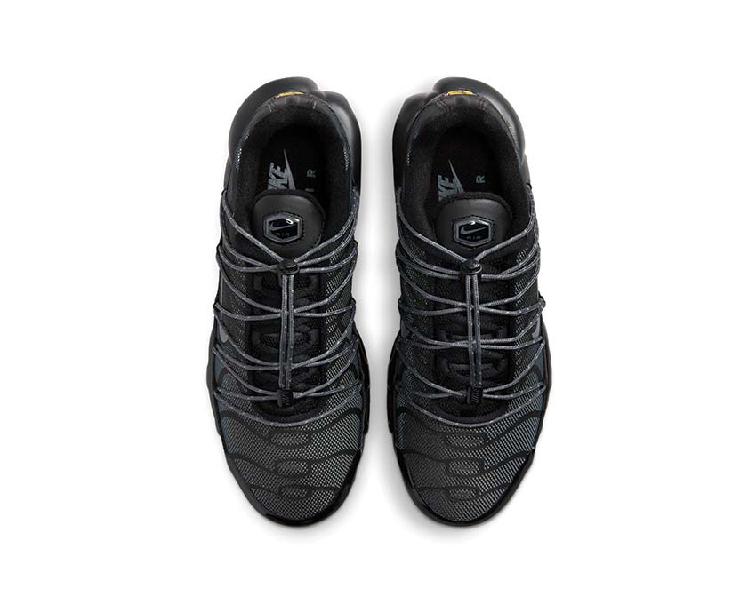 Nike Air Max Plus Black / Dark Grey - Salsa Red - Mtlc Platinum FZ2770-001