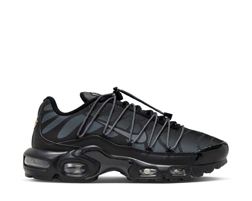 Nike Air Max Plus Black / Dark Grey - Salsa Red - Mtlc Platinum FZ2770-001