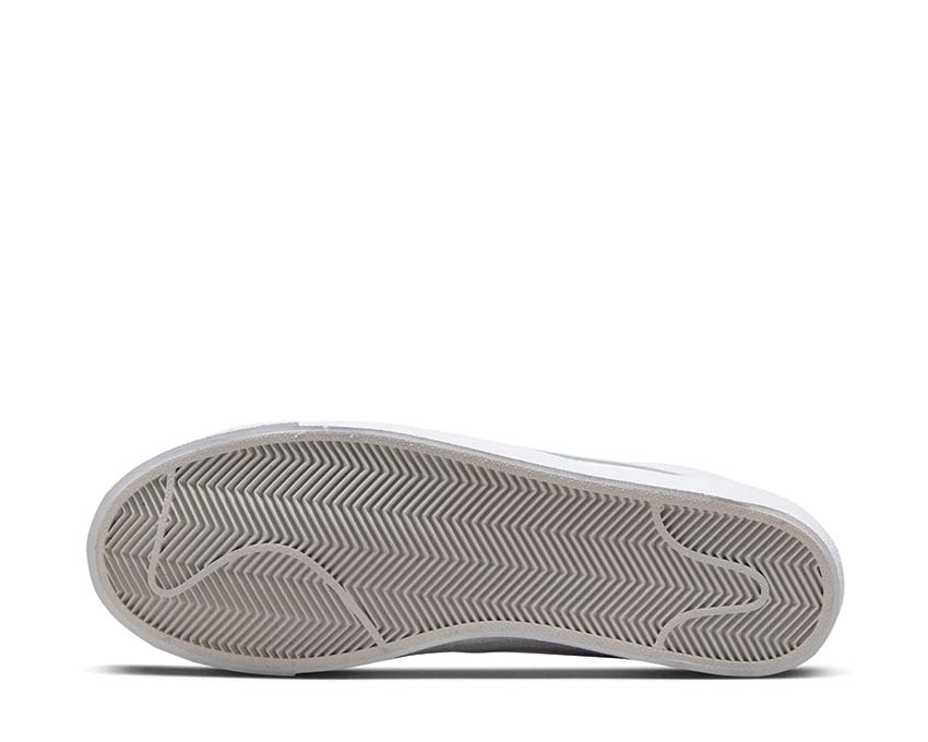 Nike Blazer Mid '77 Vntg NAS White / Photon Dust - White FD6924-100