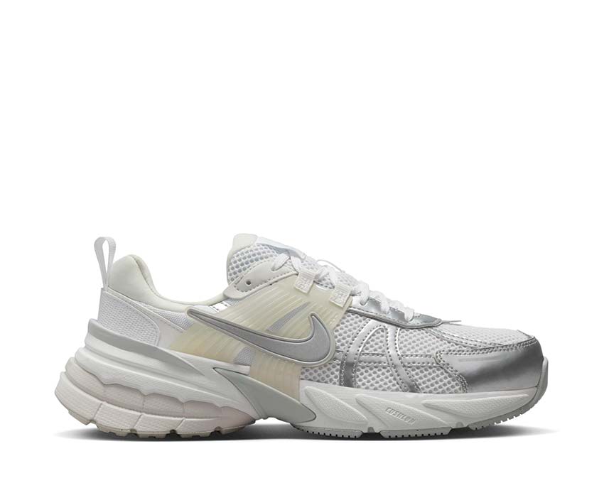Nike V2K Run White / Metallic Silver - Platinum Tint FD0736-104