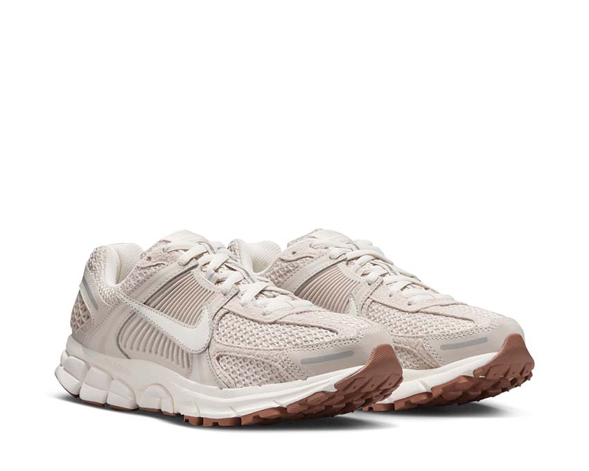 Nike Vomero 5 W LT Orewood Brn / Sail - Metallic Silver FZ3780-101