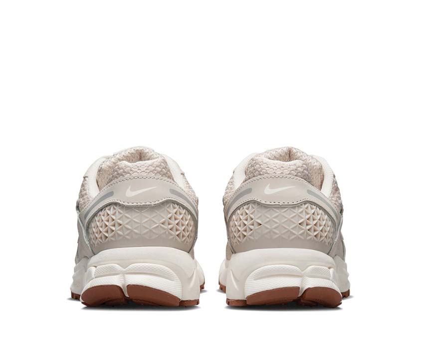 Nike Vomero 5 W LT Orewood Brn / Sail - Metallic Silver FZ3780-101
