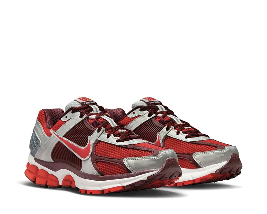 Nike Vomero 5 W Mystic Red / Mystic Red - Metallic Platinum FN7778-600