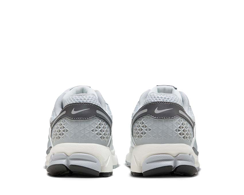 Nike Zoom Vomero 5 Pure Platinum / Metallic SIlver FD9919-001