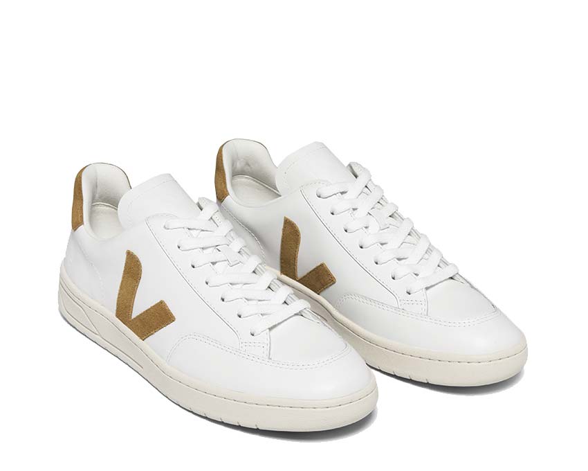 Veja V-12 Leather Veja V-12 womens Shoes Trainers in White XD0202322B