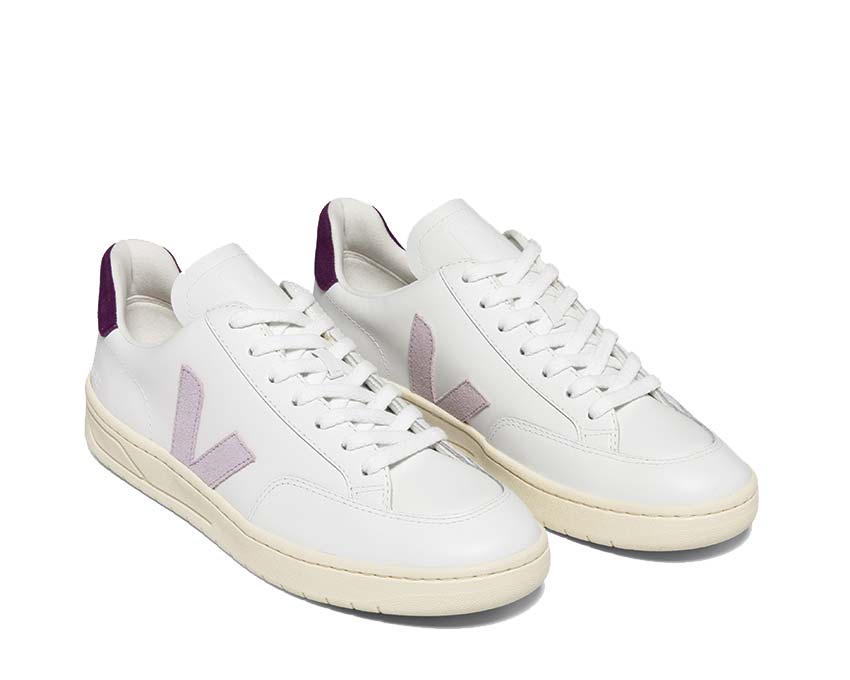 VEJA V-12 Leather Extra White / Parme Magenta XD0203301A