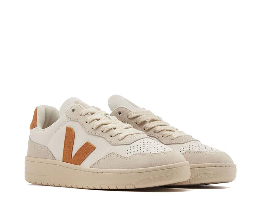 Veja Veja Man s White V10 Leather Sneakers With Logo Extra White / Umber VD2003389A