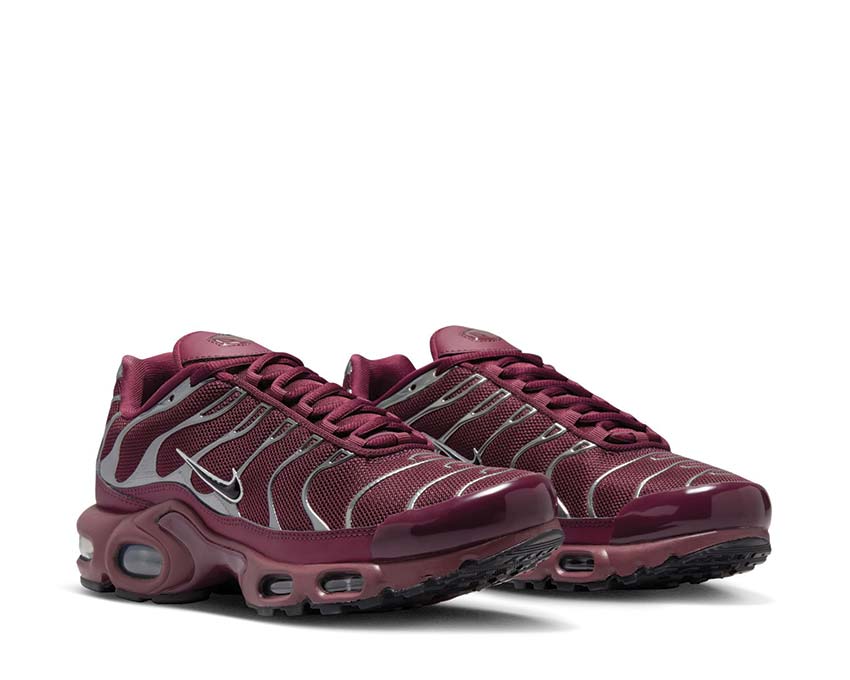 Nike Air Max Plus SE W "Night Maroon"