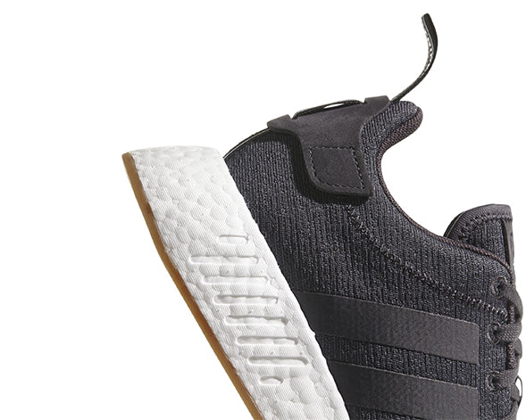 Nmd r2 core clearance black