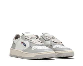 Autry Medalist Low Leat Vapor side view — smooth leather nude tone