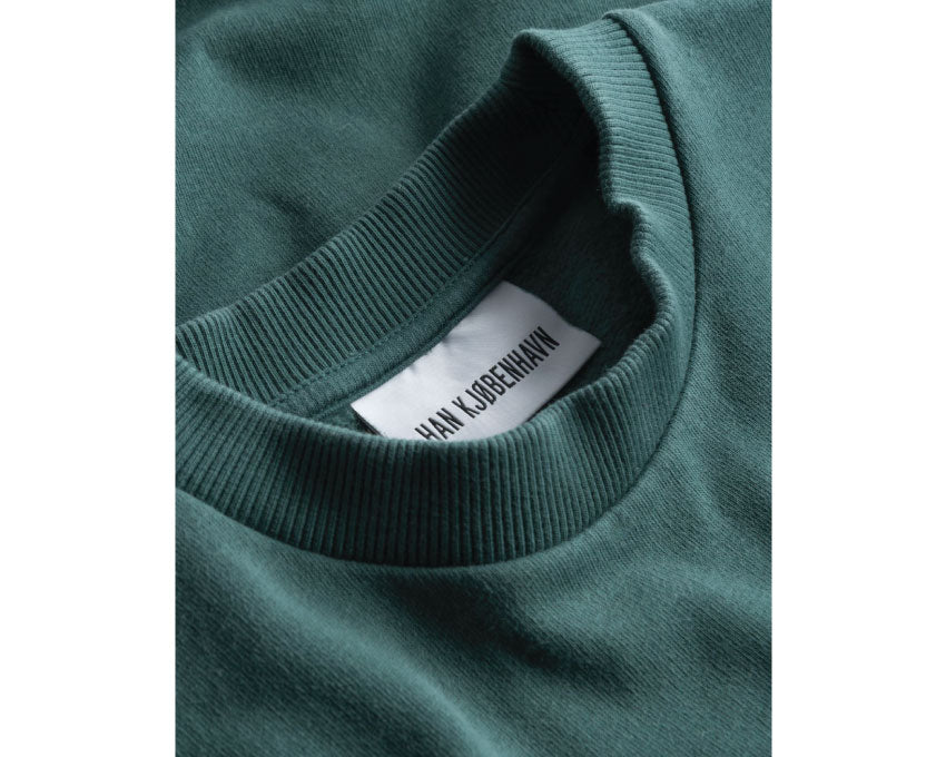 Han Kjobenhavn Artwork Crew Dusty Green M-130676