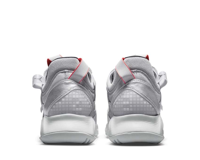 Jordan MA2 Wolf Grey / Black - Metallic Silver CV8122-009