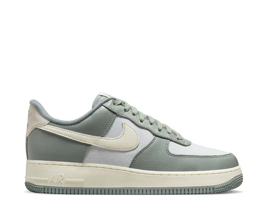 has not been a very good year for the sneaker calendar Mica Green / Coconut Milk - Photon Dust DV7186-300