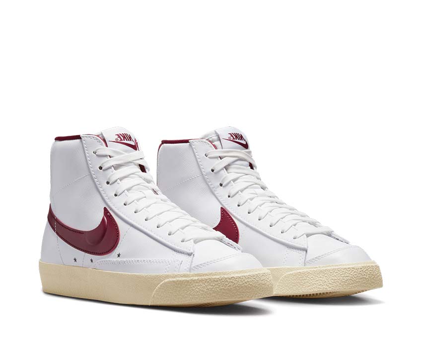 Nike Blazer Low '77 SE Summit White / Team Red -  Muslin - Metallic Gold Star DV7003-100