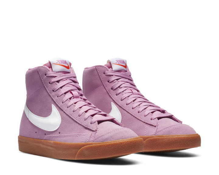 Nike Blazer Mid '77 toggles over laces nike air max plus DB5461-600