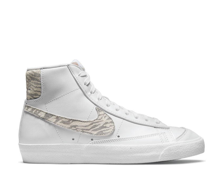 Nike Blazer Mid '77 SE White / Summit White - Particle Grey - Black DH9633-101